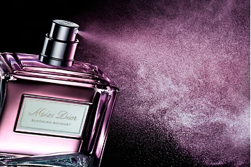 10 TIPS PARA APLICARSE EL PERFUME 