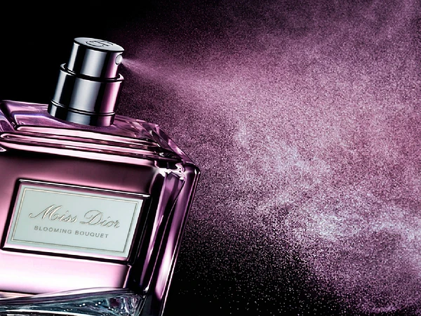 10 TIPS PARA APLICARSE EL PERFUME 