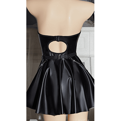 VESTIDO GÓTICO - Wet Look con Arnés, Collar y Tanga – Lencería Sexy con Cadenas y Falda Acampanada