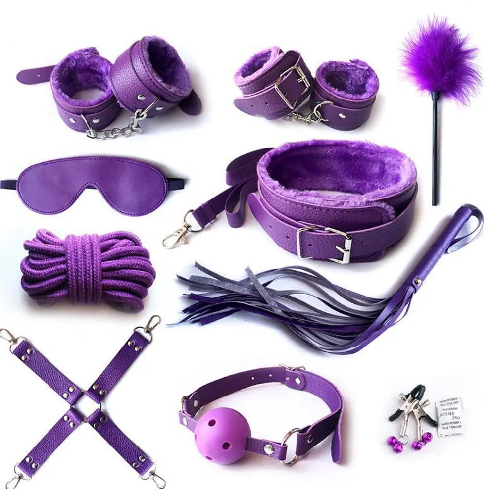 Set Íntimo de 10 Piezas en Cuero Sintético con Antifaz, Esposas y Accesorios BDSM