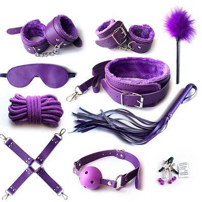 Set Íntimo de 10 Piezas en Cuero Sintético con Antifaz, Esposas y Accesorios BDSM
