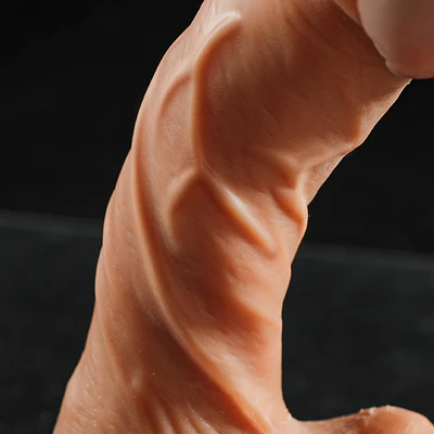 	Dildo Wolf Girl Realista Tpe Con Sopapa Y Testículos Color Piel