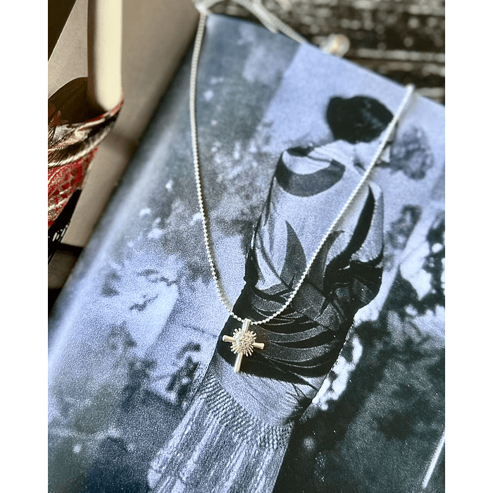 Cadenita cruz sagrada  2