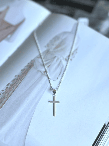 Cadena religiosa con cruz simple de plata 