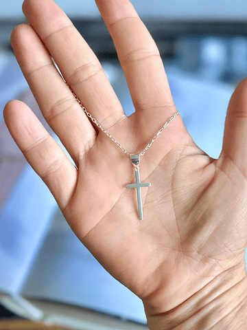 Cadena religiosa con cruz simple de plata 
