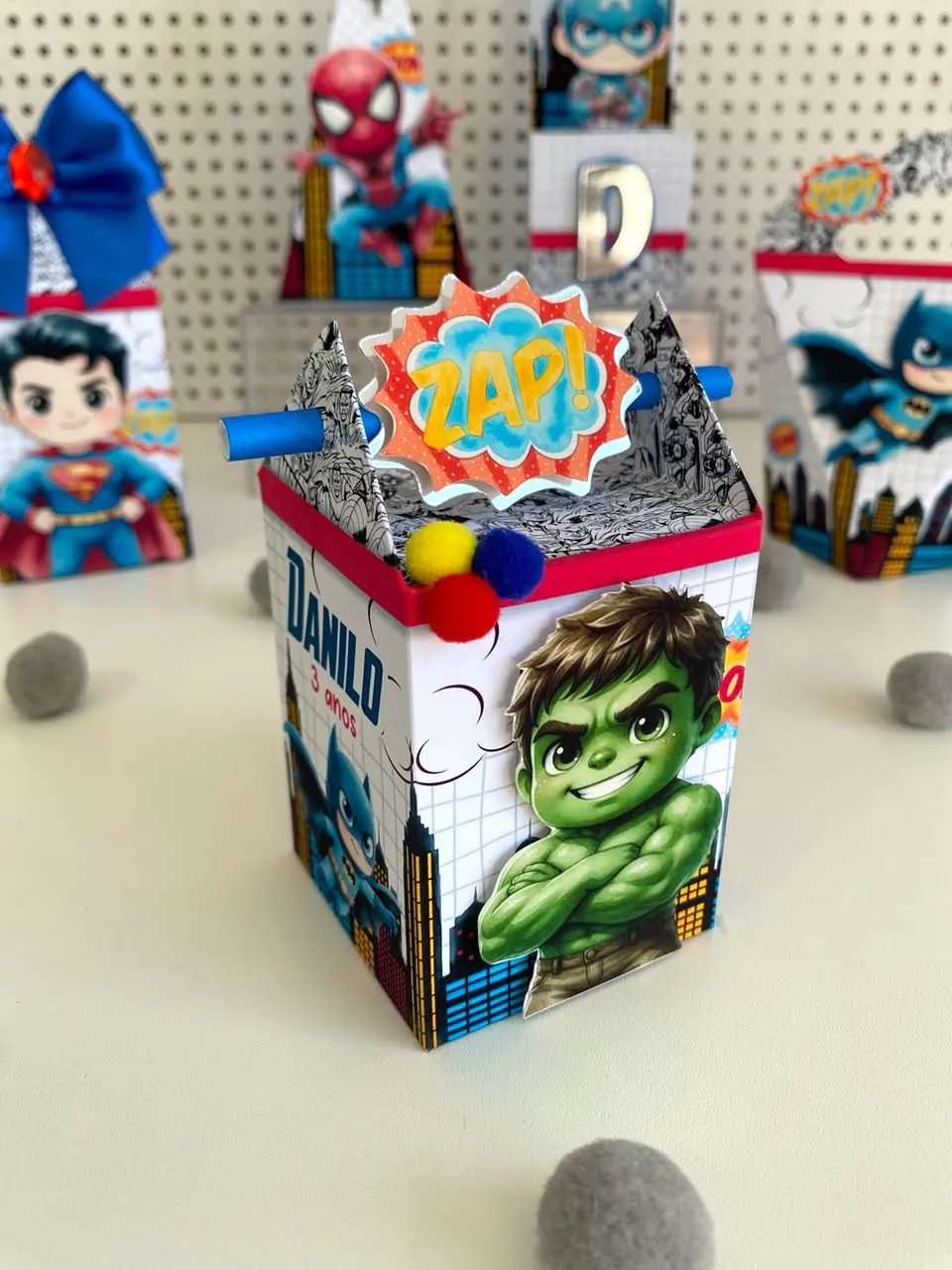 ARQUIVO DE CORTE  SUPER HERÓIS 64 2