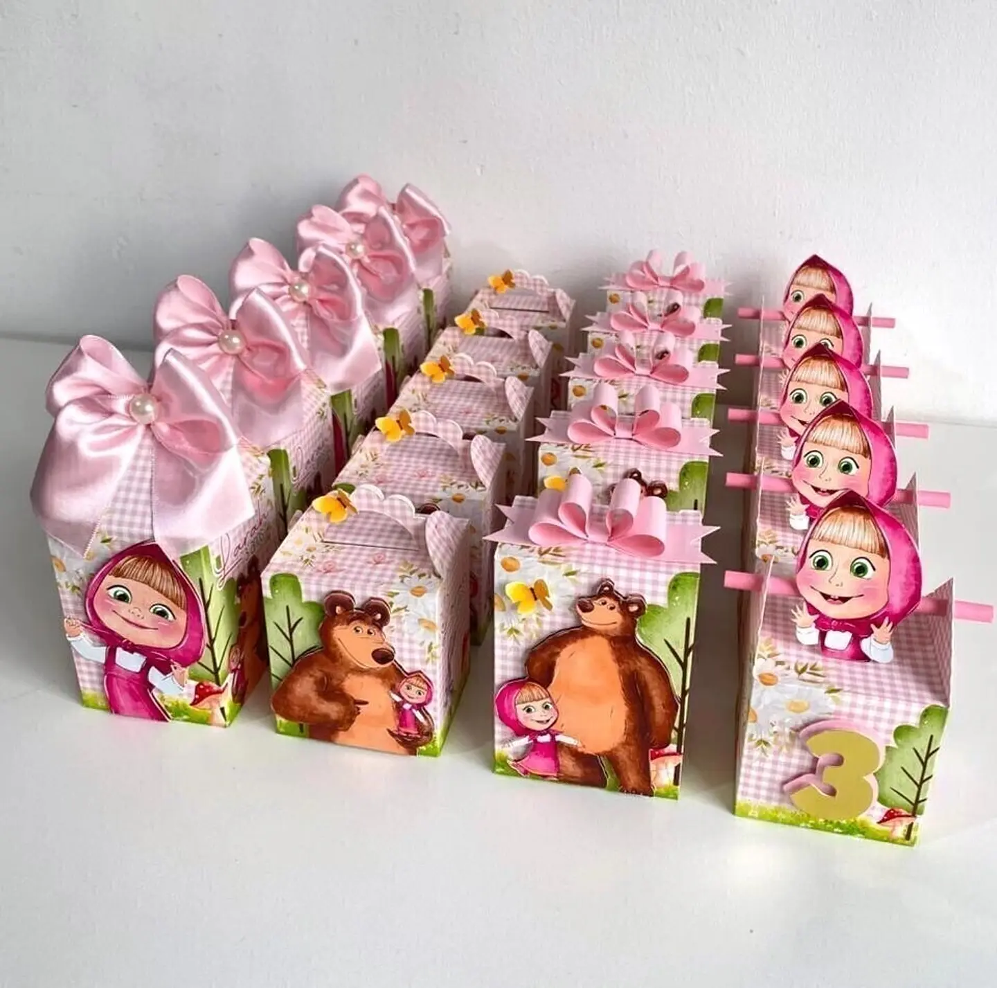ARQUIVO DE CORTE MARSHA E O URSO 76 1