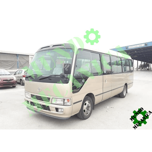 Manual de Usuario Toyota Coaster 2001-2008