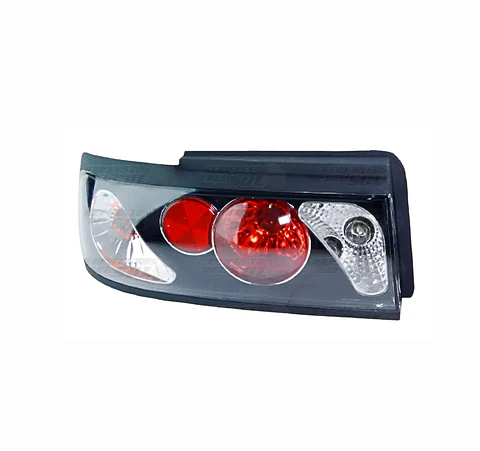 Foco Trasero izquierdo Nissan v16