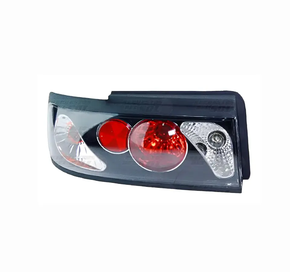 Foco Trasero izquierdo Nissan v16 1