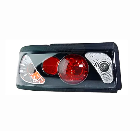 Foco Trasero izquierdo Nissan v16