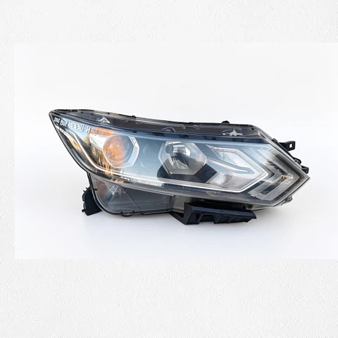 Nissan Qashqai año 2019 optico Derecho 