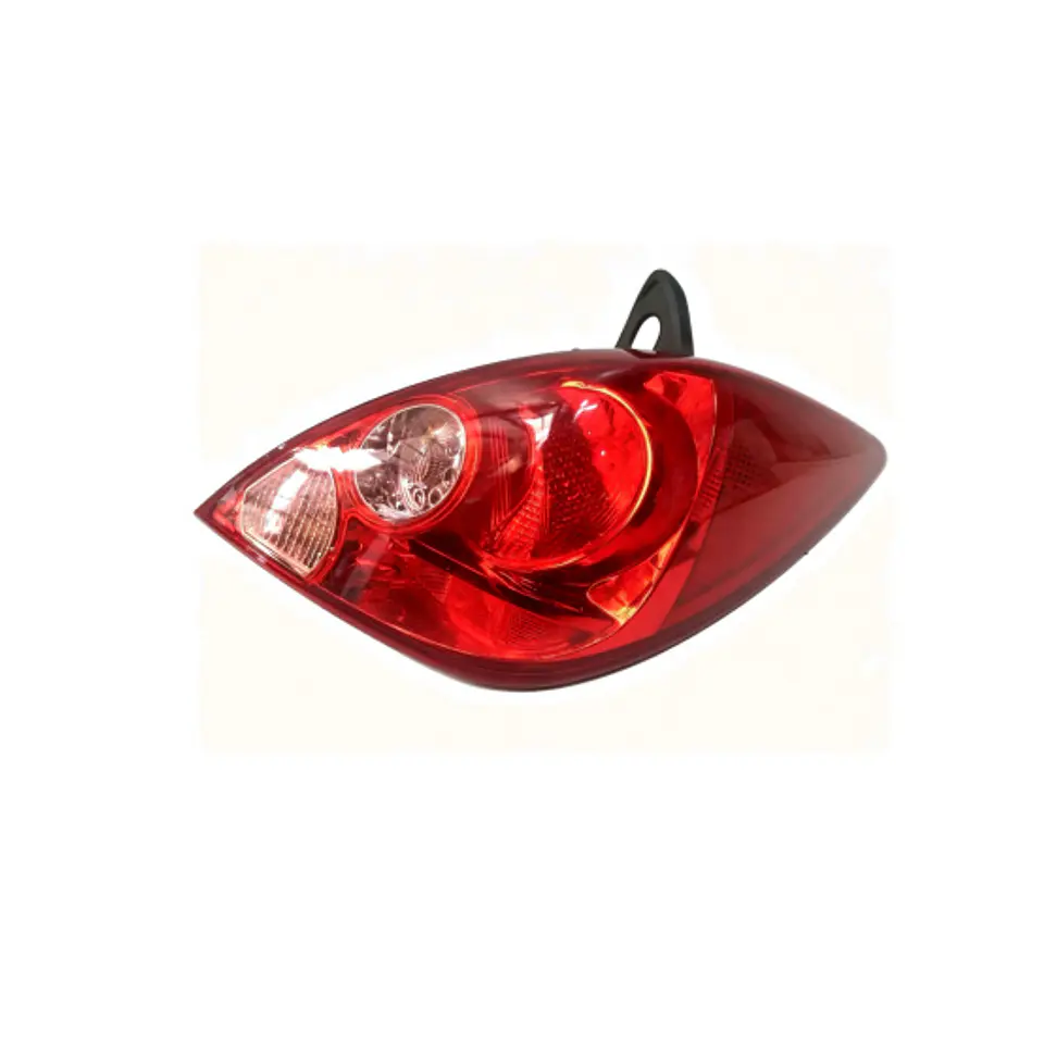 nissan tiida sport año 2011 Foco trasero Derecho  1