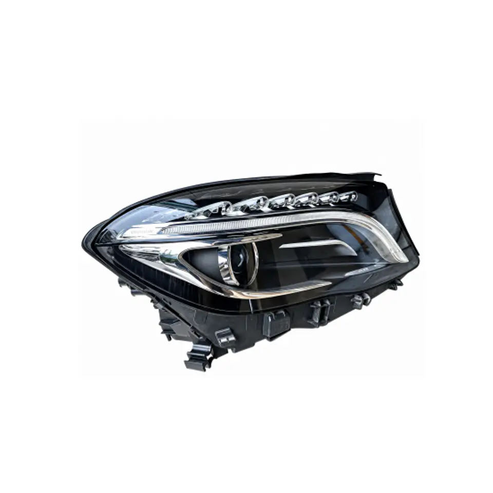 Mercedes benz GLA 200 año 2020 óptico Derecho original  2