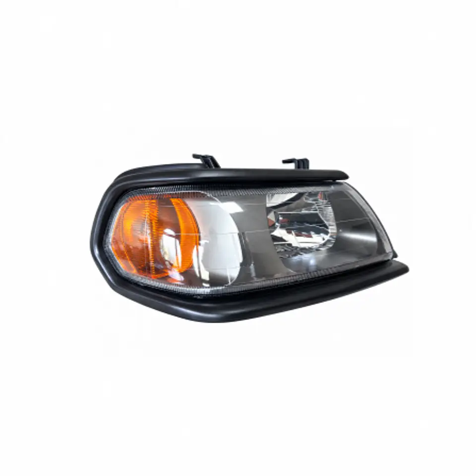 Mitsubishi montero sport año 2003 óptico derecho  1