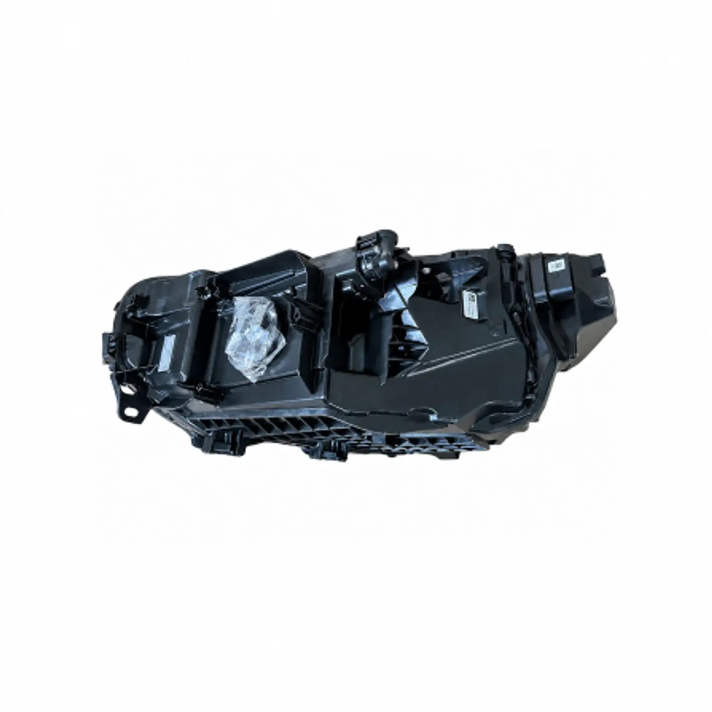volvo XC40 año 2023 óptico derecho  4