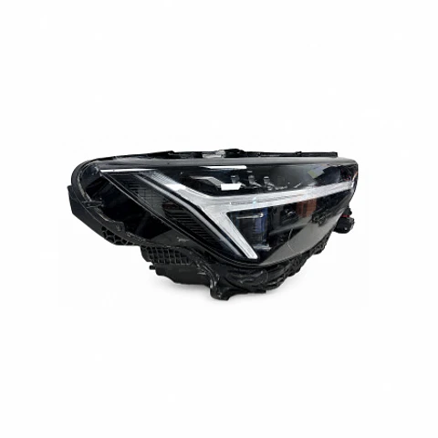 volvo XC40 año 2023 óptico derecho 