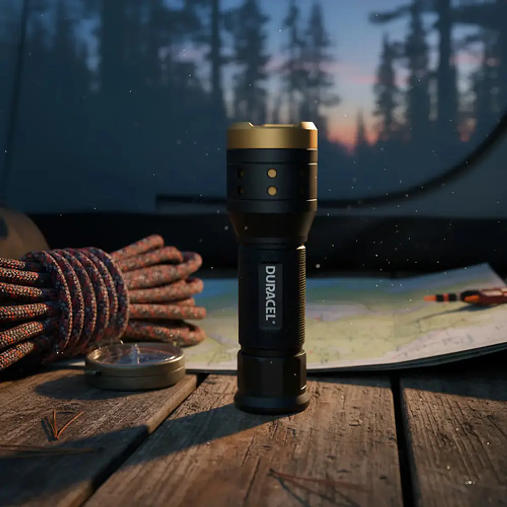 Linterna Foco Ajustable Duracell 700 Lumens 4AAA Duracell