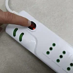 Protector Sobrevoltaje 1400 joules 2.1 metros Blanco Mlab
