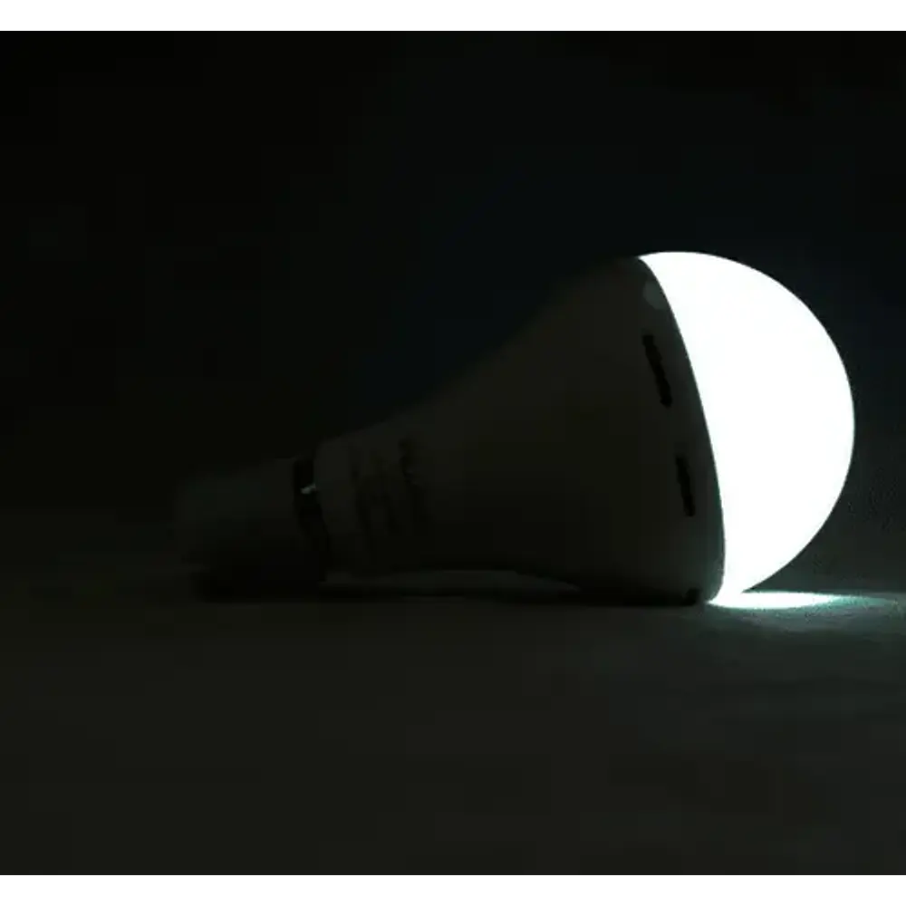 Ampolleta Emergencia Super Nova Led 11w Wellmax E27 Luz Fría 6500k 1100lm Blanco Frío