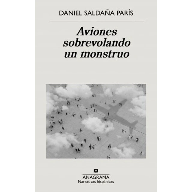Aviones sobrevolando un monstruo