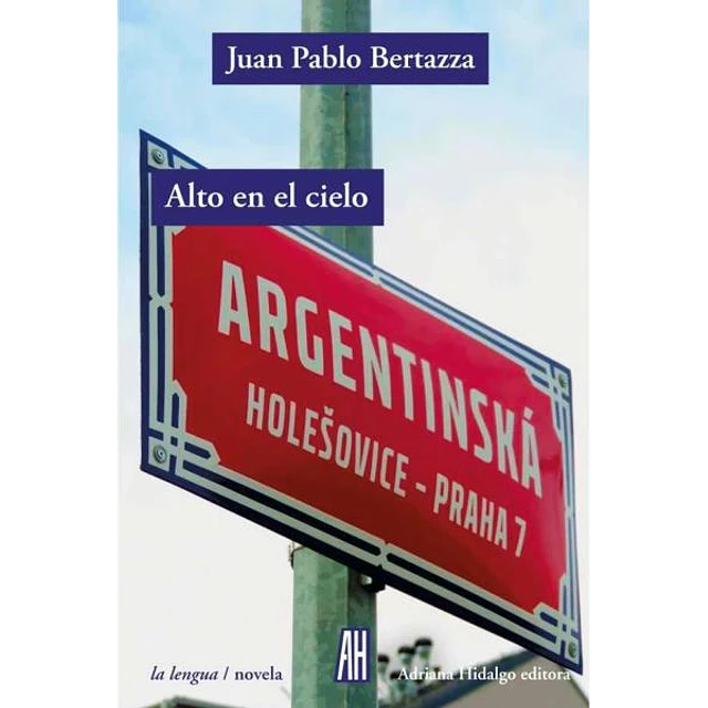Alto en el cielo