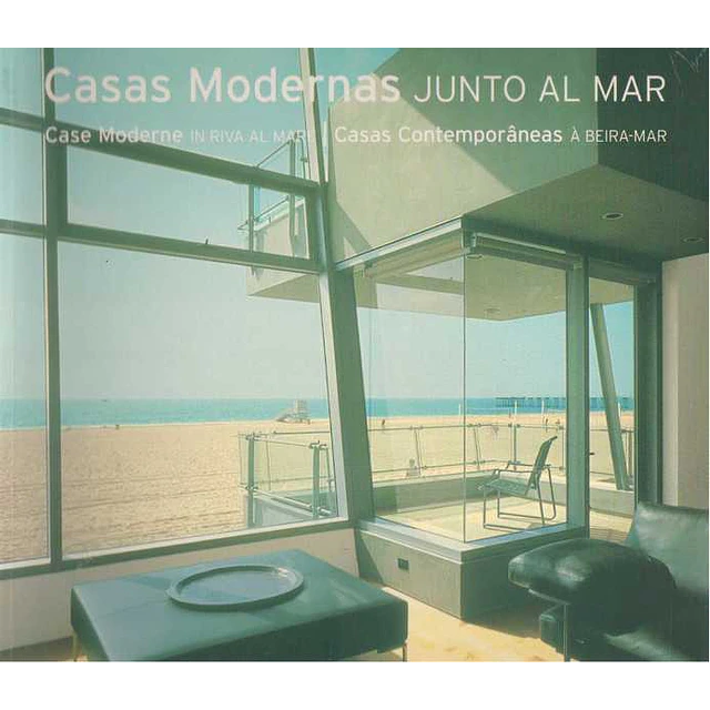 Casas modernas junto al mar