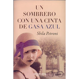 Un sombrero con una cinta de gasa azul