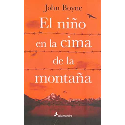 El niño en la cima de la montaña