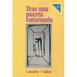 Tras una puerta entornada