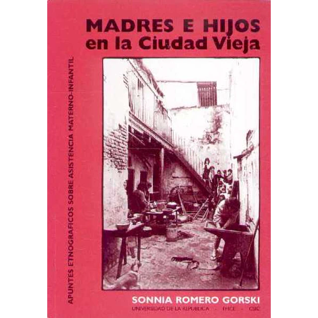 Madres e hijos en la ciudad vieja