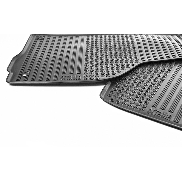 PISO GOMA INTERIOR  JUEGO OCTAVIA MK2 1