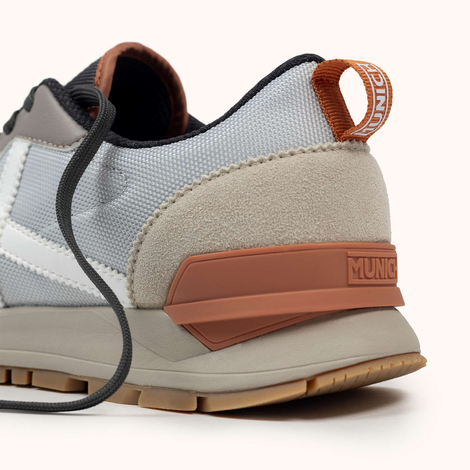 ZAPATILLA MUNICH VERSATILE 26 6