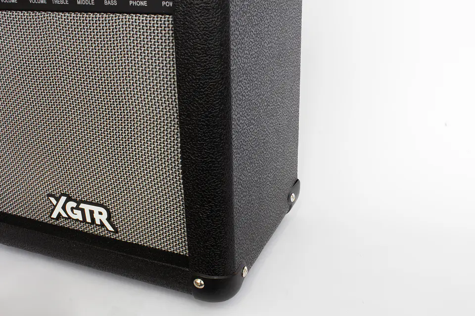 Amplificador Guitarra Eléctrica 15W G-15 XGTR 4