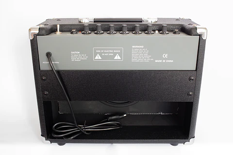 Amplificador Guitarra Eléctrica 25W G-25M XGTR