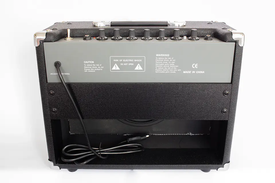 Amplificador Guitarra Eléctrica 25W G-25M XGTR 2