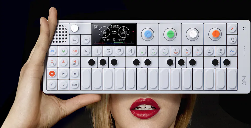 Sintetizador Op-1 Teenage Engineering 2