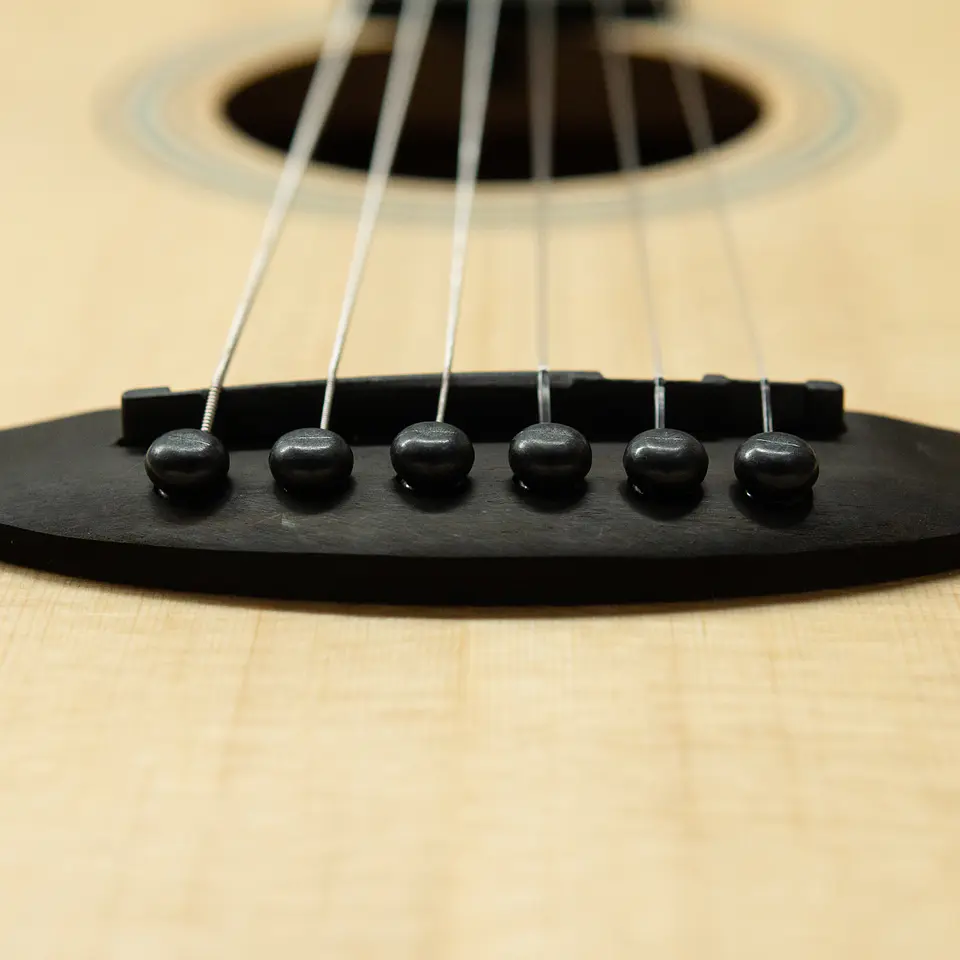 Guitarra Travel Mahori Nylon MAHN-3601EQ + Funda 3