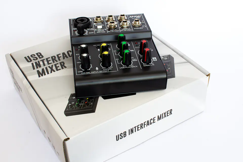 MEZCLADOR INTERFAZ MAVI M4USB 4