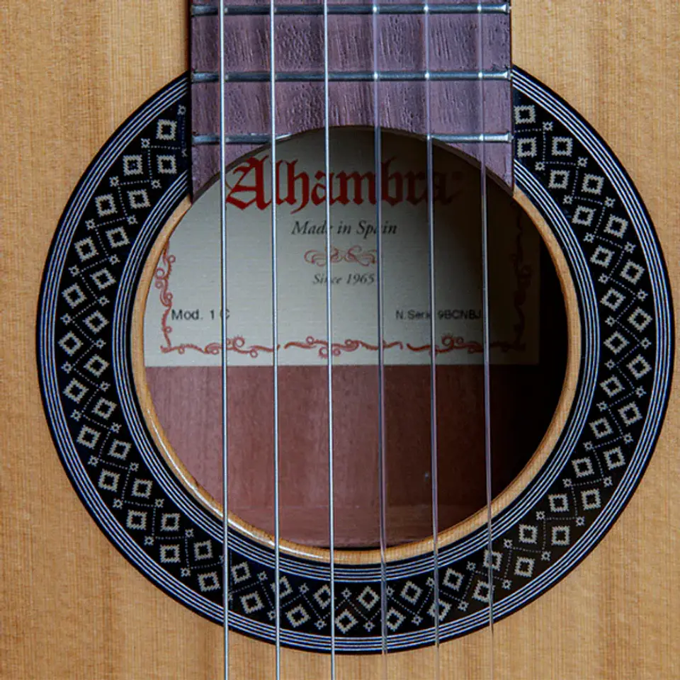 Guitarra Clásica 1C Ht+Funda 4/4 10 Mm Alhambra 4