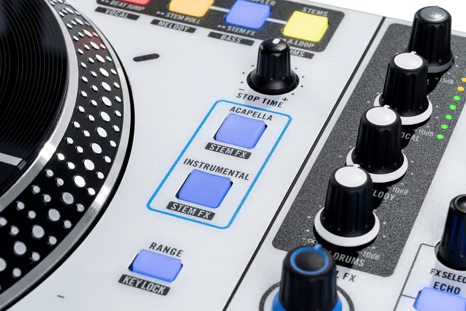 Controlador motorizado DJ 2 Canales ONEMKII  Rane 8