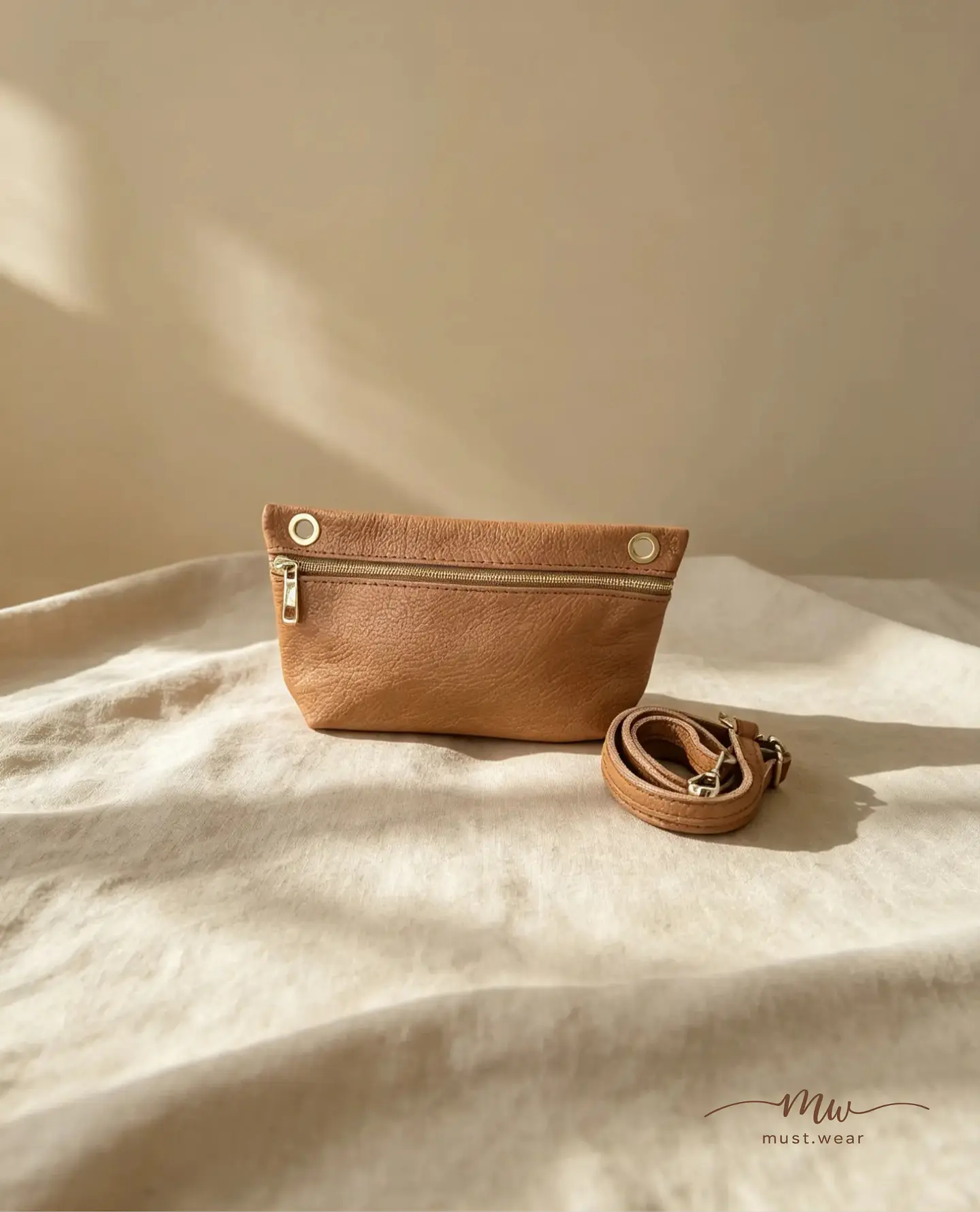 Mini mala em couro camel  1