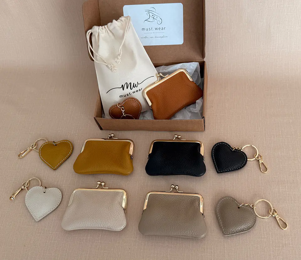 Conjunto porta-moedas e porta-chaves coração em couro 1