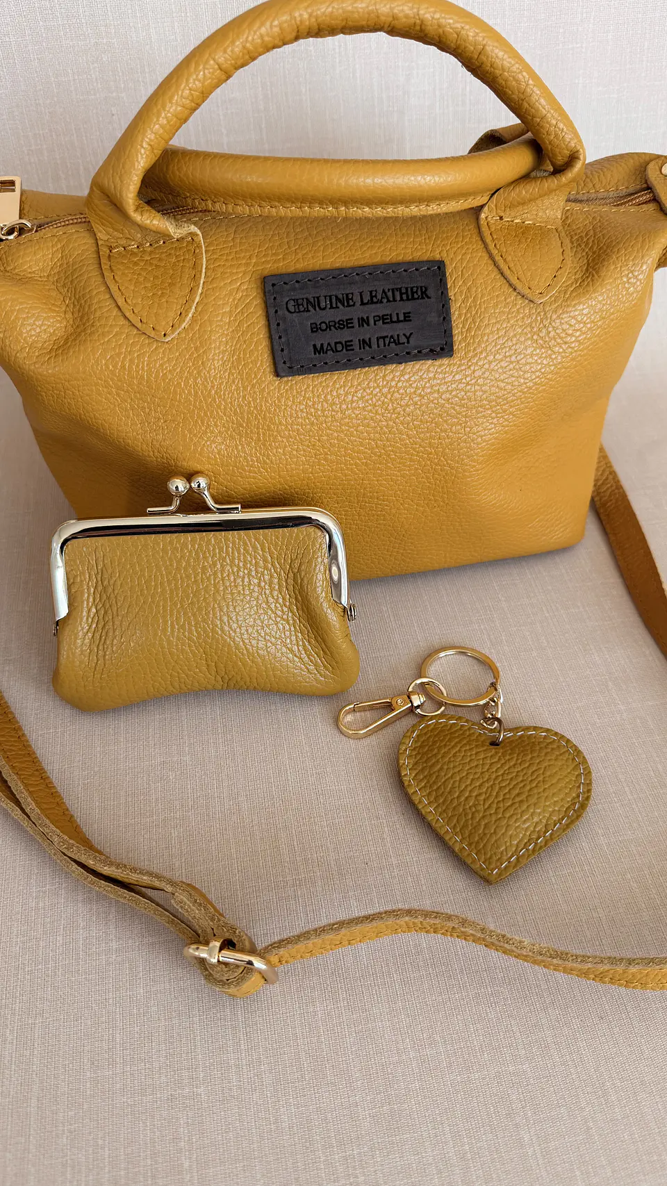 Conjunto Mala + Porta-moedas + Porta-chaves em Couro Genuíno Mostarda 2