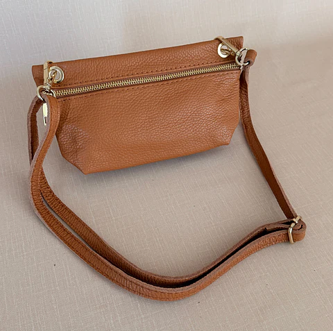Mini mala em couro camel 