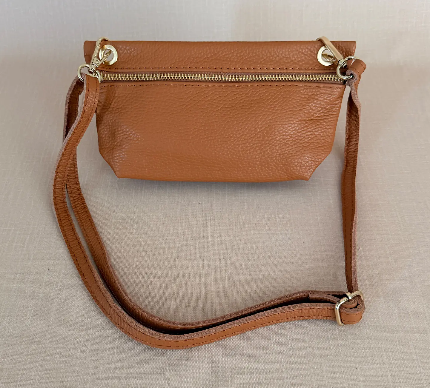 Mini mala em couro camel  2