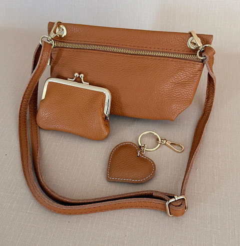 Conjunto Mini Mala + Porta-moedas + Porta-chaves em Couro Genuíno Camel