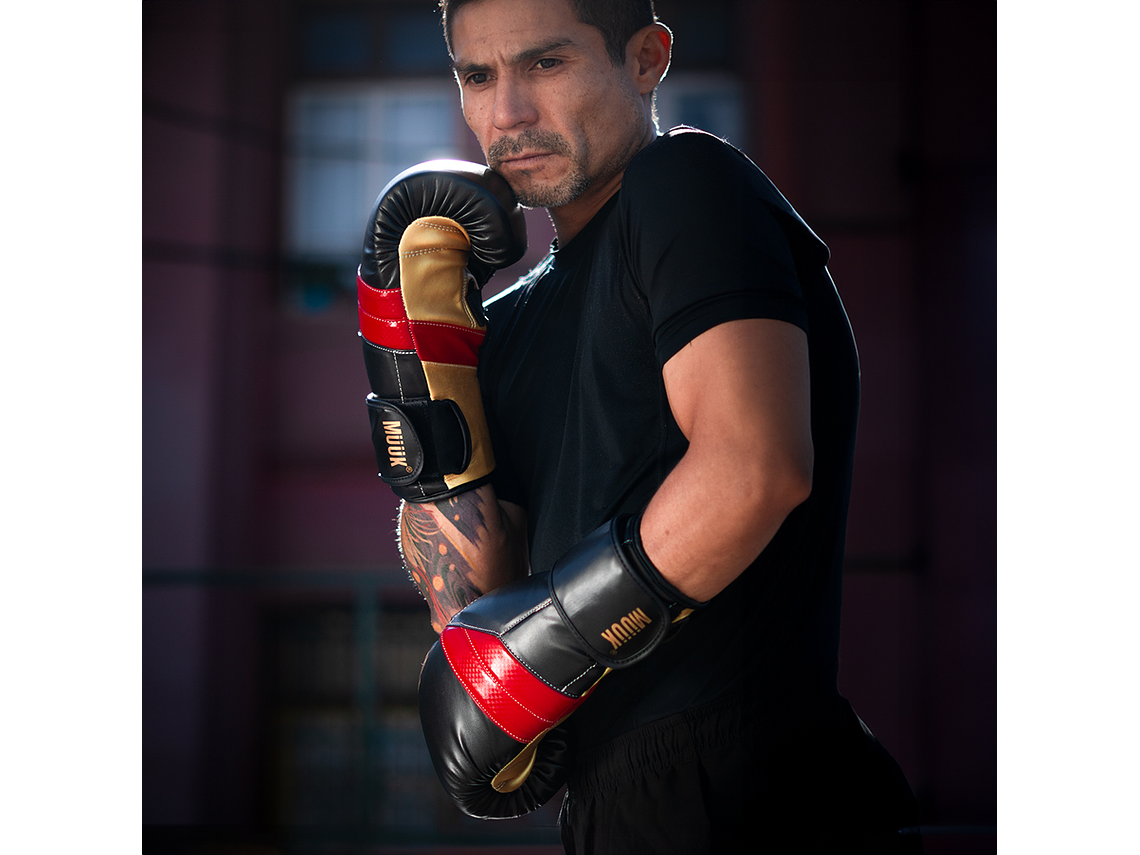 Guante De Box Muuk PU K.O. Negro-Rojo 6