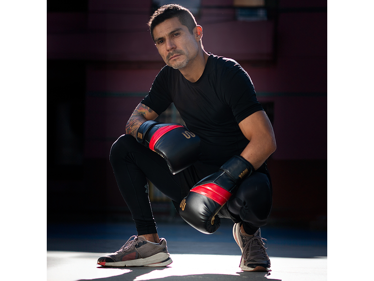 Guante De Box Muuk PU K.O. Negro-Rojo 5