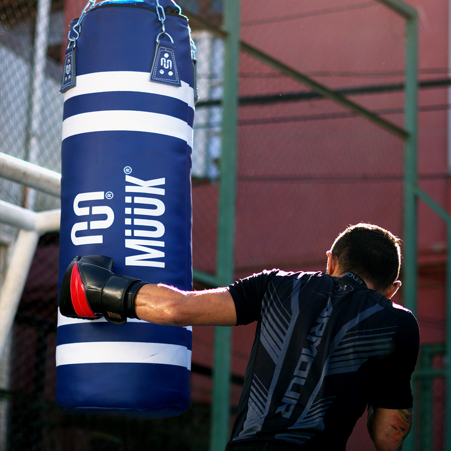 Saco de Boxeo Muuk con Rotor 1 Metro Rojo 6